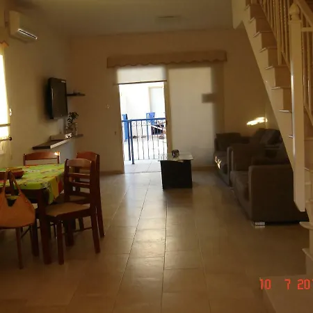 House Near Sea דירה *
